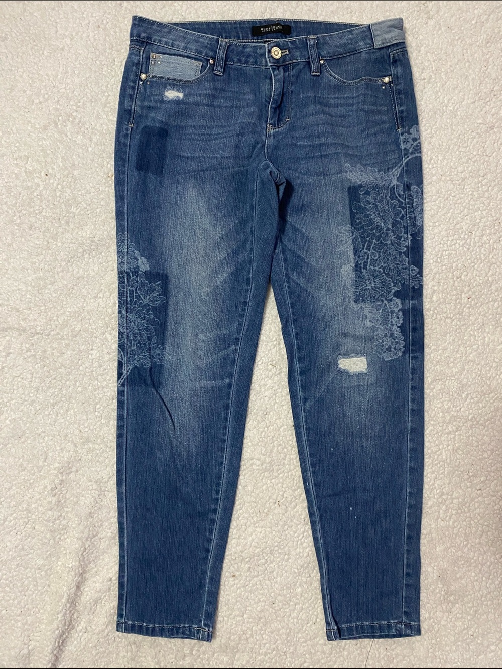 White House black market women’s size 4 girlfriend style blue jeans with detail